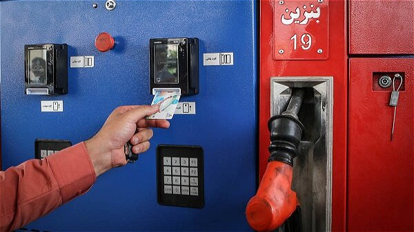  جمع‌آوری کارت آزاد جایگاه‌های سوخت با هدف کاهش صف‌ در آذربایجان غربی