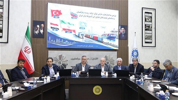 توسعه کشت قراردادی به کاهش خسارت کشاورزان کمک میکند